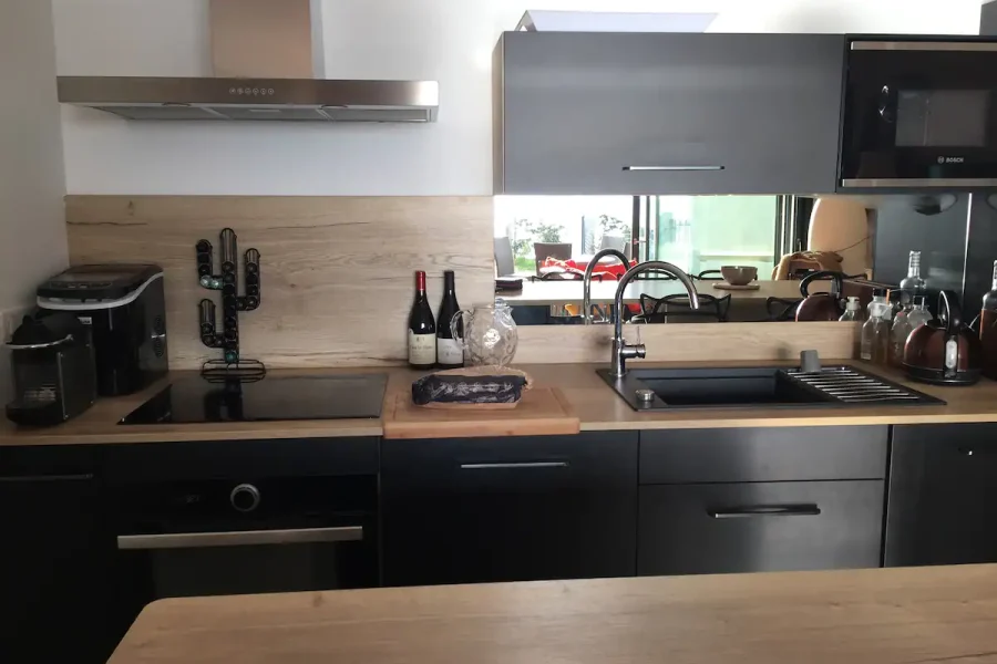 1c5f33f8-a2a3-446d-807f-146ebd9cf641