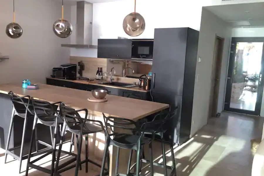 a6defe01-5507-4c57-9b15-92c28c912eb8